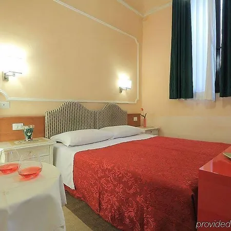 Hotel Toscana 2*